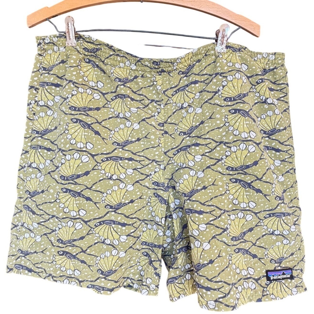 Patagonia Rare Hexy Fish print Swim trunks fully lined men's  Medium  Nylon